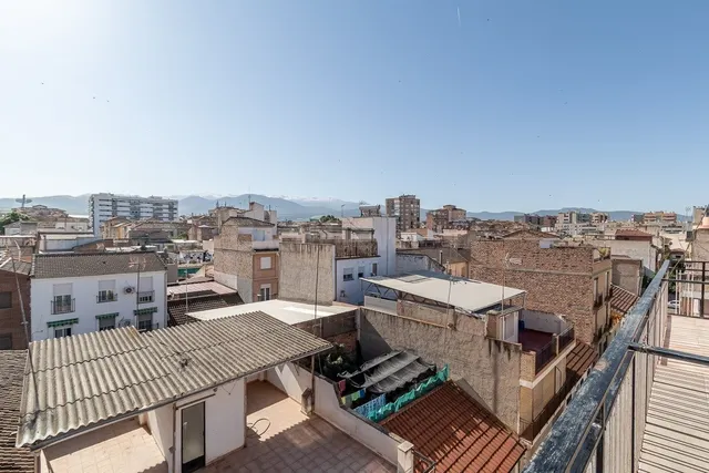 Edificio en Zaidín — 3