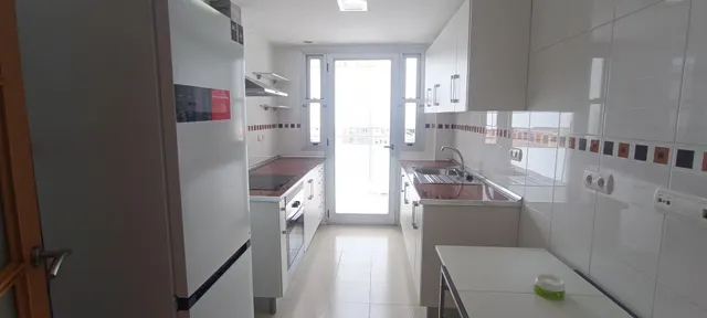 Oportunidad con TERRAZA en Juan Carlos I — 16