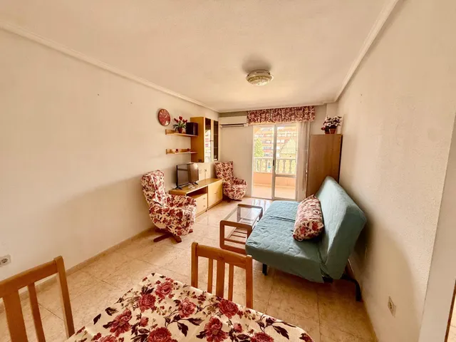APARTAMENTO CON POSIBILIDAD DE OBTENER LICENCIA TURISTICA. 2 habitaciones + PISCINA — 8