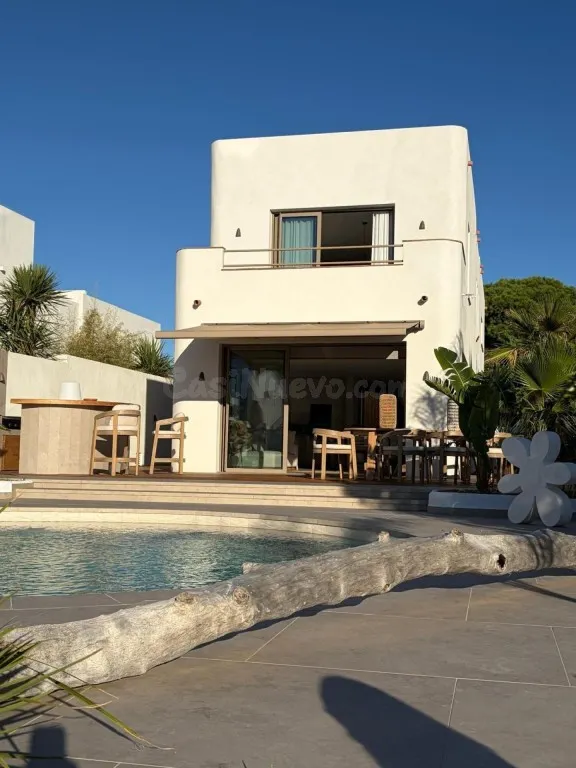 Villa de arquitecto de excepción en Empuriabrava