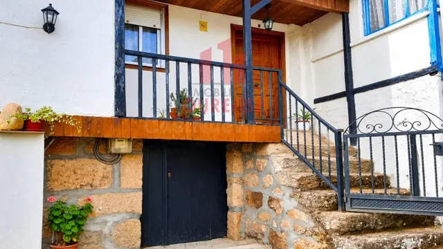 CASA CON AMPLIA PARCELA EN LA ZONA DE BARRA DE MIÑO.