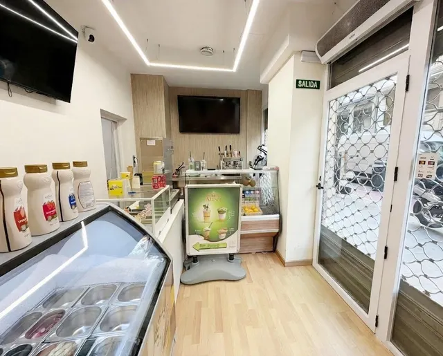 Traspaso de cafeteria - heladeria - yogurteria - zumeria en pleno centro !! excelente oportunidad !! — 16