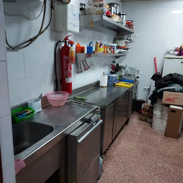 SE TRASPASA BAR-CAFETERIA!!! — 12
