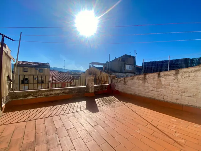 Gran casa de pueblo a dos calles en el centro — 42