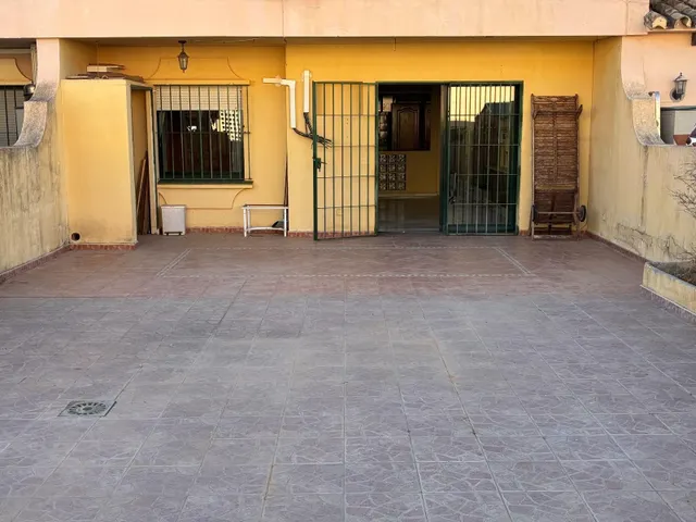 OPORTUNIDAD EN BEL-AIR · BAJO DE 3 DORMITORIOS, 2 BAÑOS, GRAN TERRAZA Y PISCINAS · 2 — 18