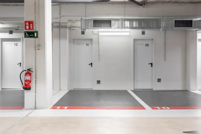 Parking 25m² en alquiler - Zona Avinguda Barcelona — 44