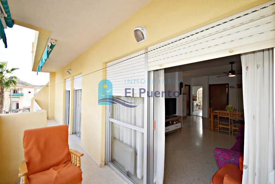 Amplio piso reformado en el centro de puerto de mazarrón – ref. 1859