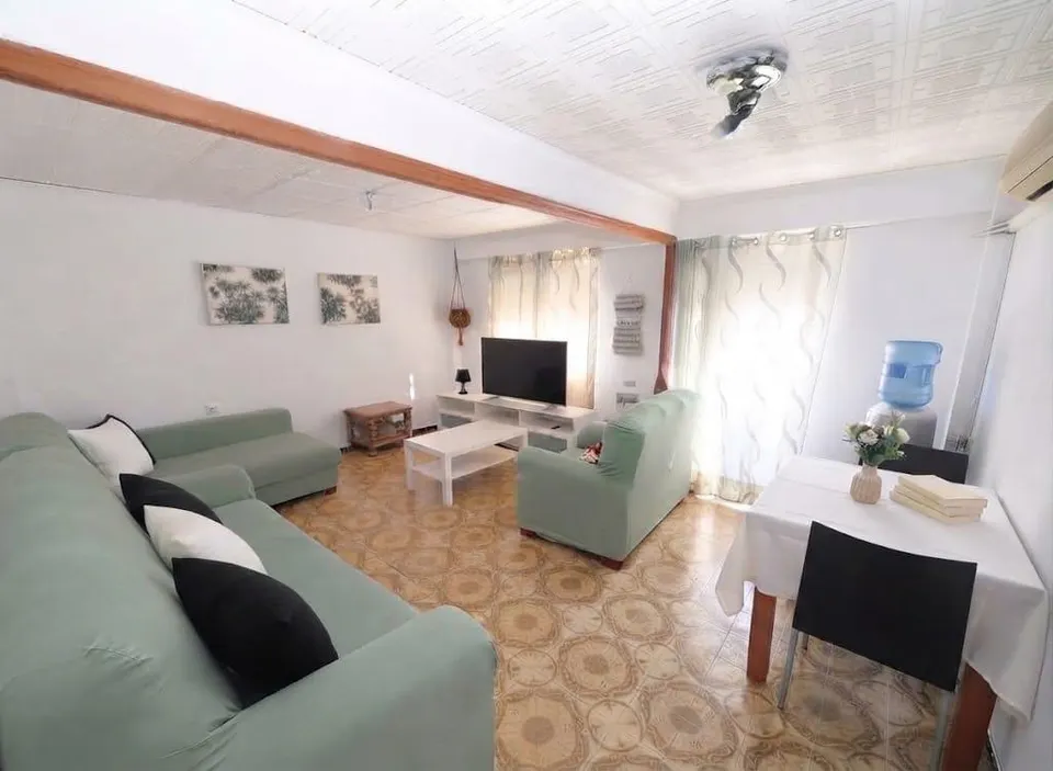 Estupendo piso exterior con balcón en el centro de Torrent! Tu oportunidad para dejar de pagar alquiler ¡Es una buena oportunidad, no la dejes escapar!