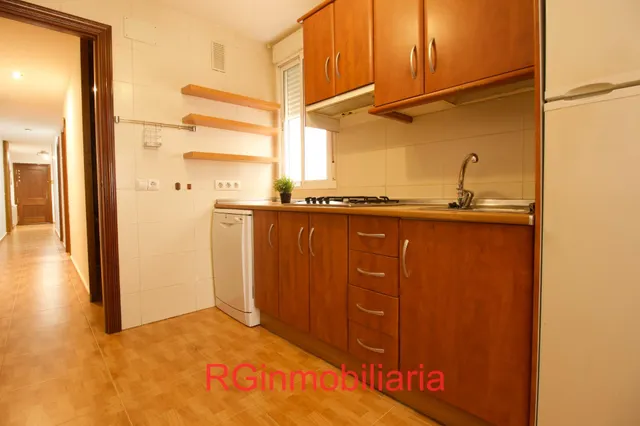 Apartamento 2 habitaciones, patio, trastero y zona aparcamiento. — 8