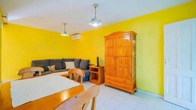 Bungalow en planta baja de 3 dormitorios con jardín y piscina comunitaria en Torrevieja — 16