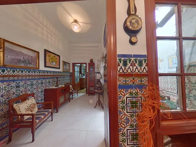 ESPECTACULAR CASA JUNTO A LA PLAZA DE  SAN MIGUEL. — 12
