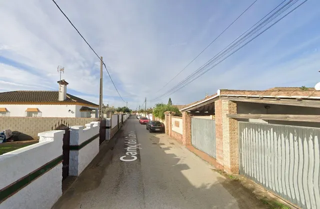 Se vende casa independiente OKUPA en Chiclana de la Frontera - foto 3