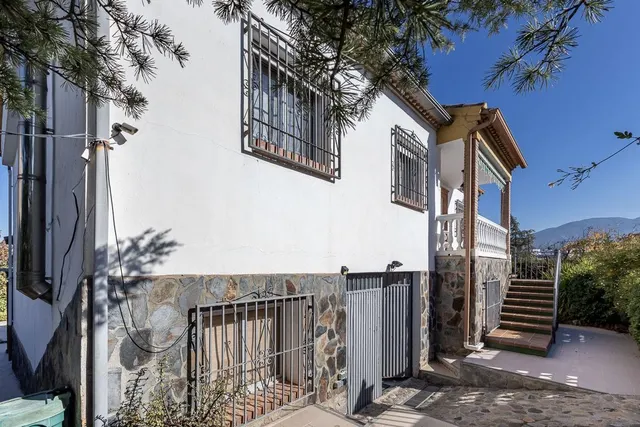Chalet independiente con muchas posibilidades en Gojar. — 35