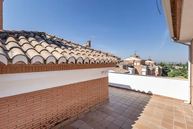 EXCLUSIVO CHALET INDIVIDUAL EN HUÉTOR VEGA — 39