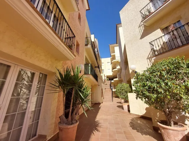 Piso de 2 dormitorios, garaje y solarium de Villaricos - foto 2
