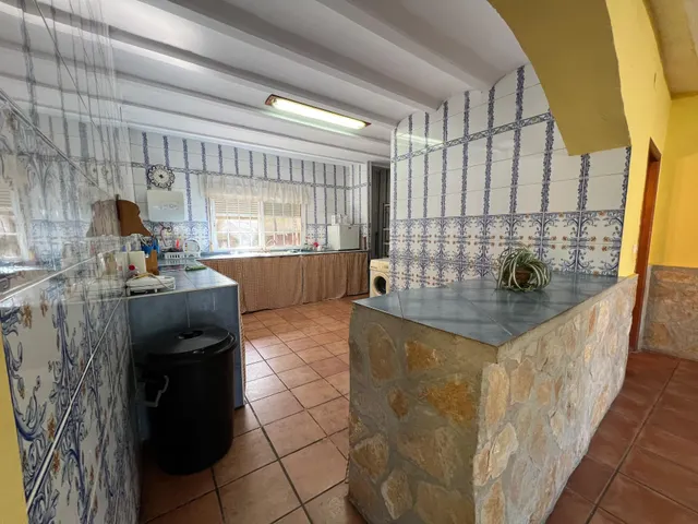 CHALET URBANO MAS PARCELA EN CASINOS — 15