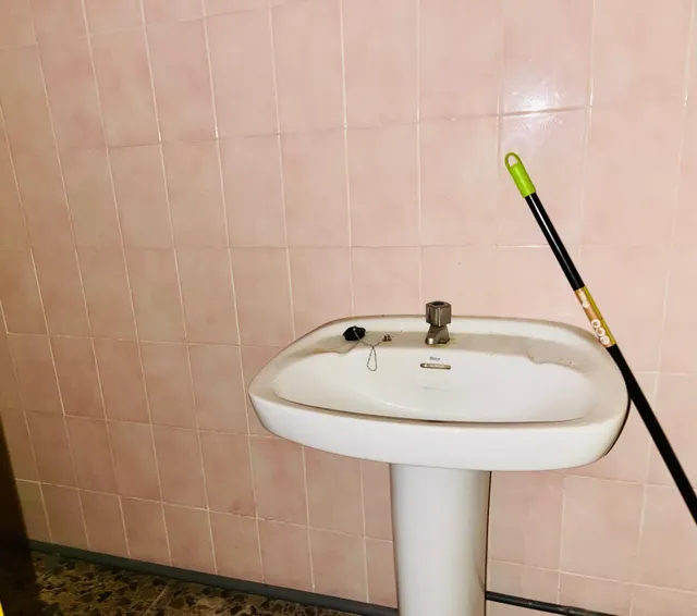 SE VENDE LOCAL COMERCIAL !!INMEJORABLE UBICACIÓN!! — 10