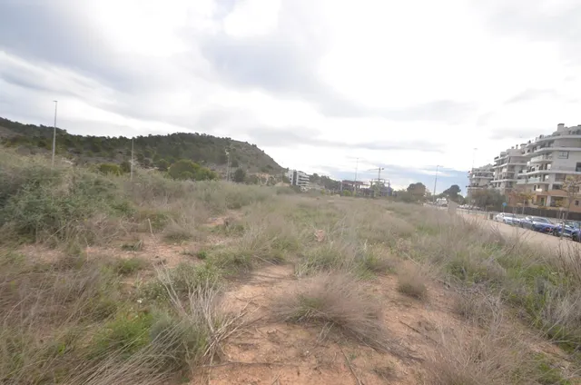 SE VENDE PARCELA URBANA TERCIARA COMERCIAL EN VILLAJOYOSA — 3