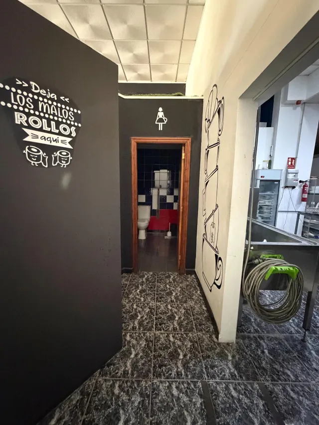 Bar-cafetería con obrador de panadería y pastelería en traspaso en la camella, Arona — 17