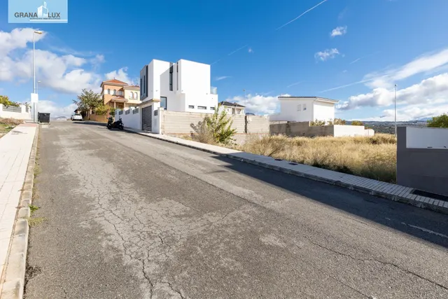 TERRENO A LA VENTA EN PELIGROS — 3