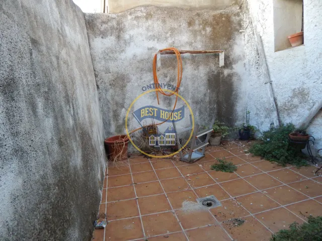 OPORTUNIDAD, AMPLIA CASA PARA REFORMAR EN AGULLENT - foto 5