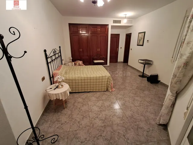 VENTA EN MONTIJO, PISO MUY AMPLIO DE 225 M2 UTILES, AMPLIAS  - foto 4