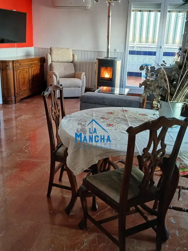 INMOBILIARIA LA MANCHA VENDE ATICO EN ZONA CENTRICA DE ALBAC - foto 3