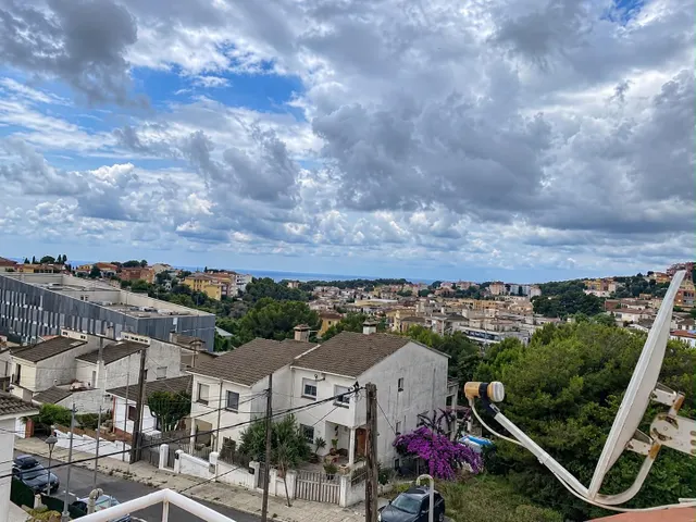 Casa pareada con jardín privado, dos terrazas y amplio garaje en Calafell — 3