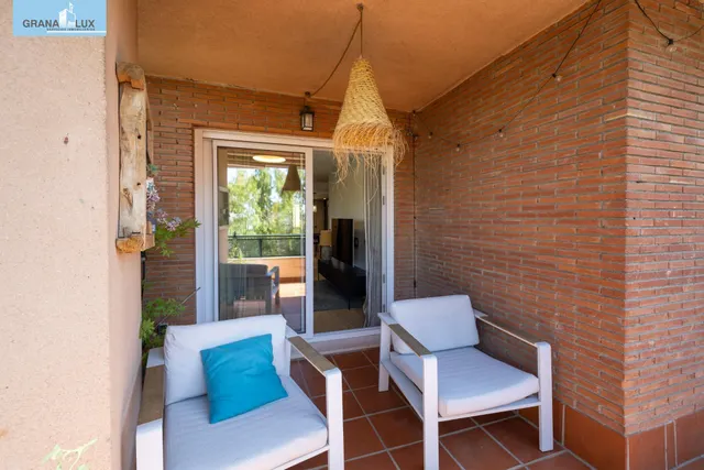 Exclusivo piso con terraza y vistas despejadas en El Serrallo. — 10