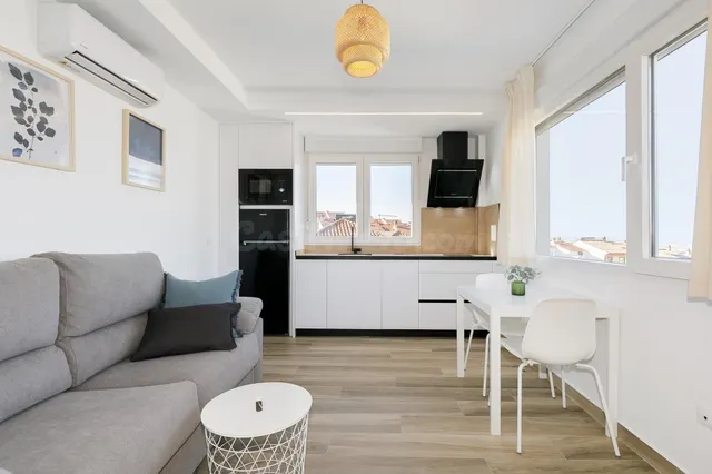 Estudio- Atico con terraza y trastero (Cajar) — 2