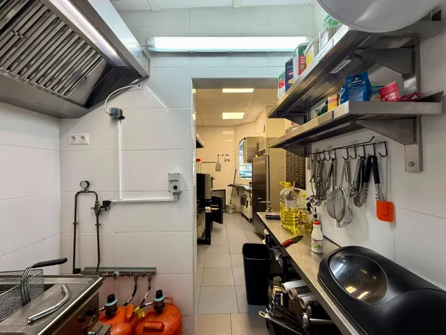 Local comercial 101m² en venta - Los secanos — 31