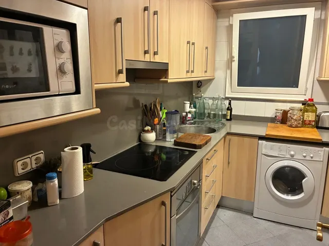 Piso de 3 habitaciones con balcón y ascensor en Horta-Guinardó — 3