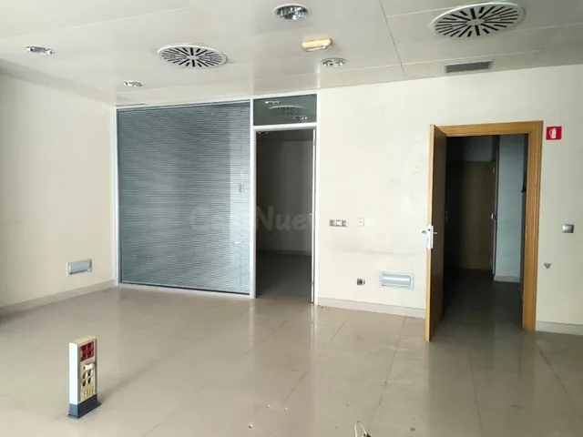 Local comercial 113m² en venta - Hipercor - foto 3