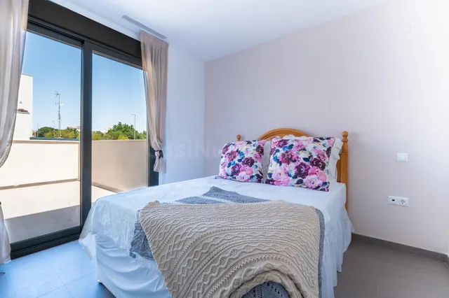 VILLA MODERNA CON PISCINA PRIVADA Y ESPECTACULAR SOLARIUM | CIUDAD QUESADA — 20