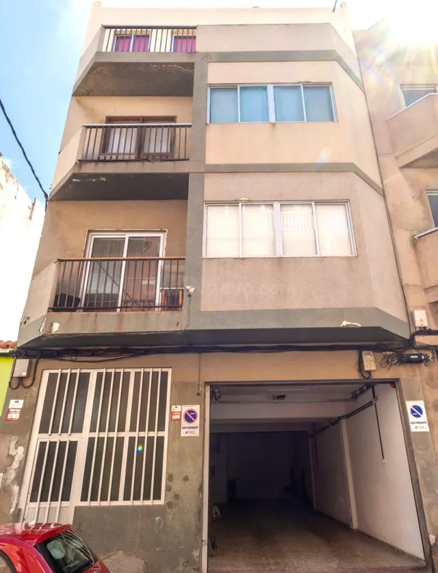 Edificio con balcones y terrazas en venta en Schamann - foto 2