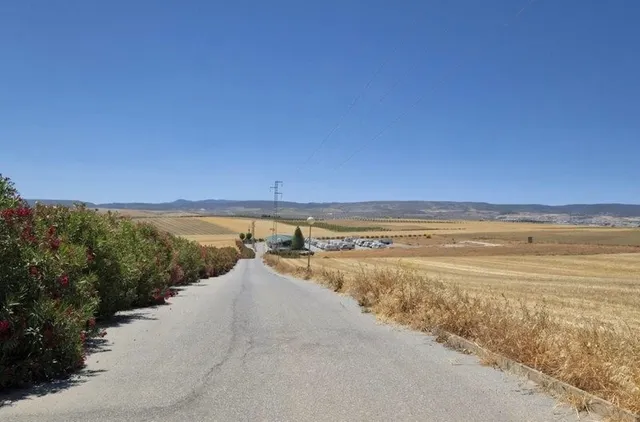 GRAN PARCELA EN VENTA — 18