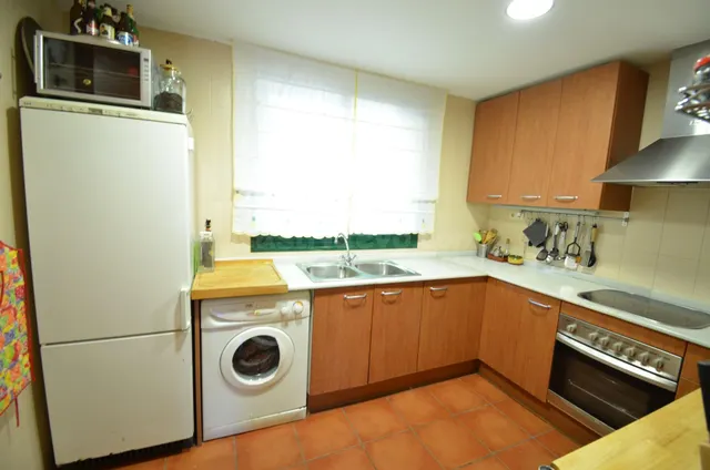 Exclusivo Apartamento en Planta Baja con Jardines Privados y - foto 5