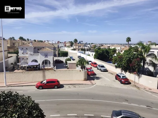 Bungalow pareado con dos terraza, solárium y sótano en Gran Alacant. — 38