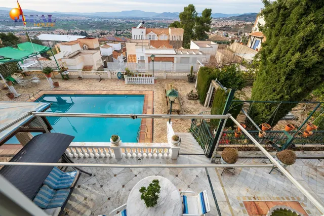 Magnifico chalet independiente en Colinas Bermejas. — 5