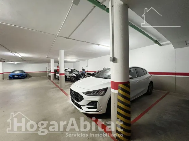 ¡Hogar de lujo! Amplio, sofisticado y reformado, con patio y garaje, todo amueblado — 34