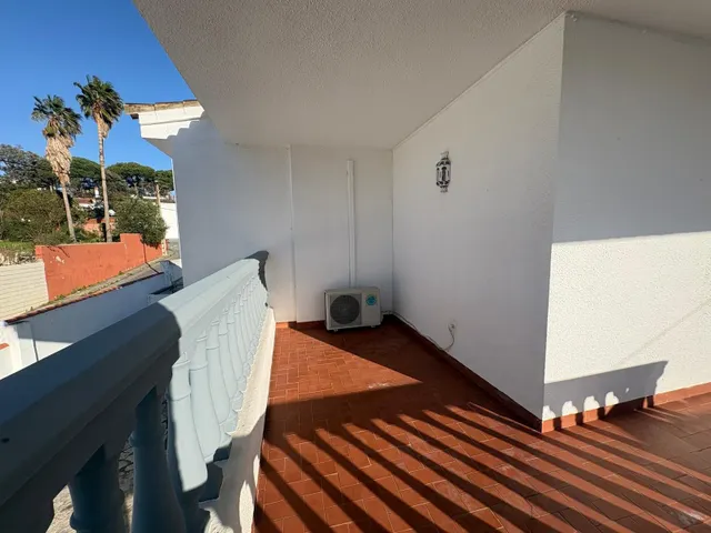 Se vende chalet independiente en Algeciras, zona colonia san miguel. — 49