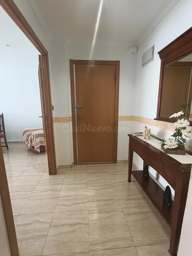 Amplia Vivienda de 4 dormitorios con balcón y ascensor - foto 4