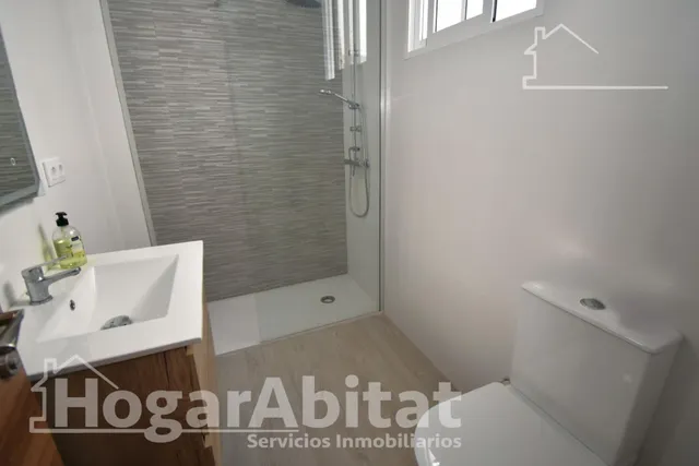 CASA REFORMA A ESTRENAR CON TERRAZA Y TRASTERO — 35