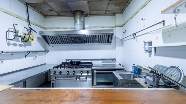 Local comercial listo para restaurante en pleno centro de Torrevieja — 22