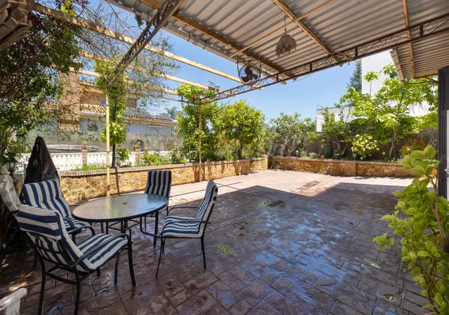 Chalet independiente con piscina privada en Barrio de Monachil – Vistas espectaculares y gran parcela. — 11