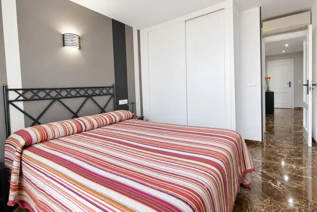 EN ALQUILER APARTAMENTO CON AMPLIA TERRAZA Y VISTAS AL MAR — 9