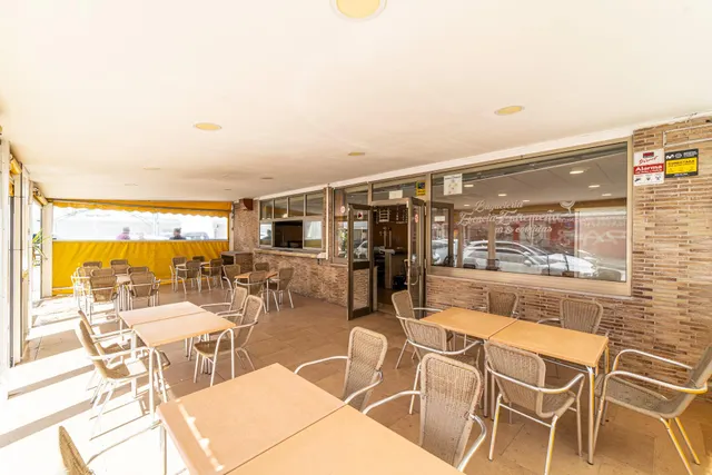 Local Comercial con terraza cerca del mar en el Puerto de Alcudia — 12