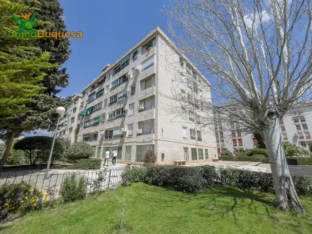 Piso de 3 dorm. en Camino Bajo de Huétor.