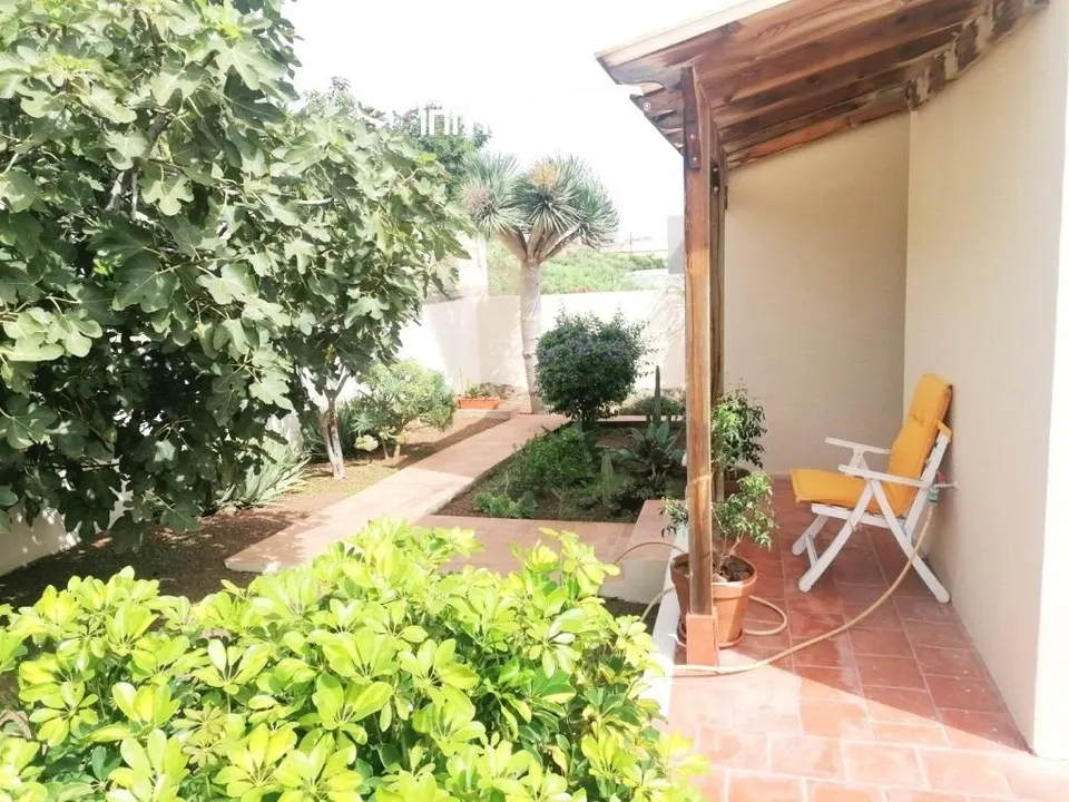 Piso amueblado de 3 dormitorios con terraza y jardín en tabaiba alta