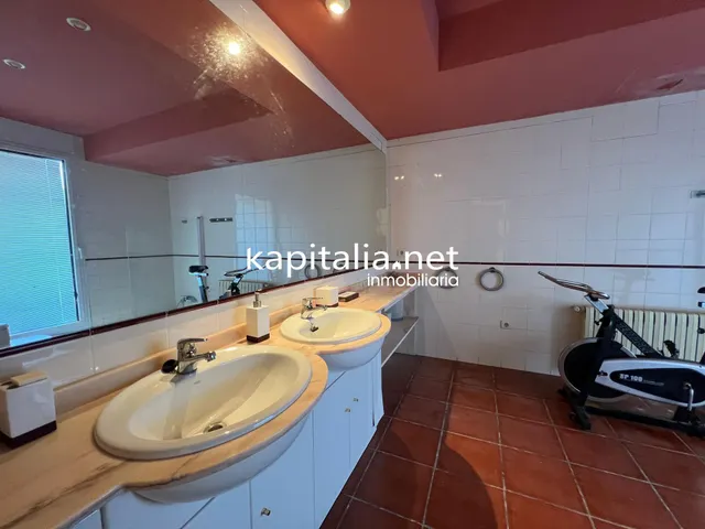 Fantástico chalet a la venta en Ontinyent , zona la Solana . — 30